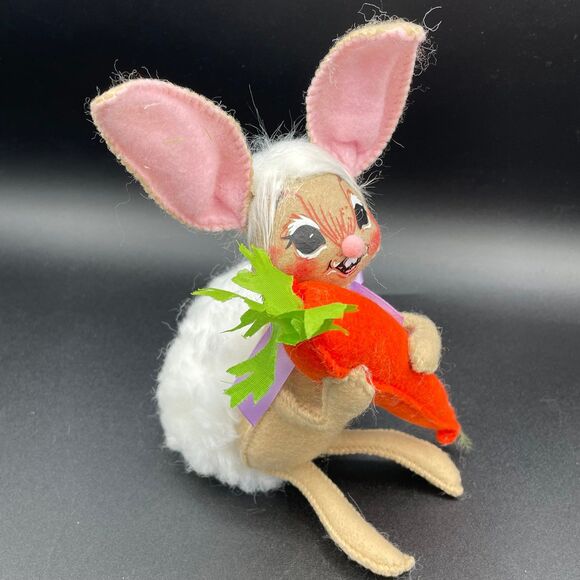 2014 Annalee Easter Bunny Tails Rabbit Posable Plush Large Puff Tail w/ Carrot - Picture 2 of 6
